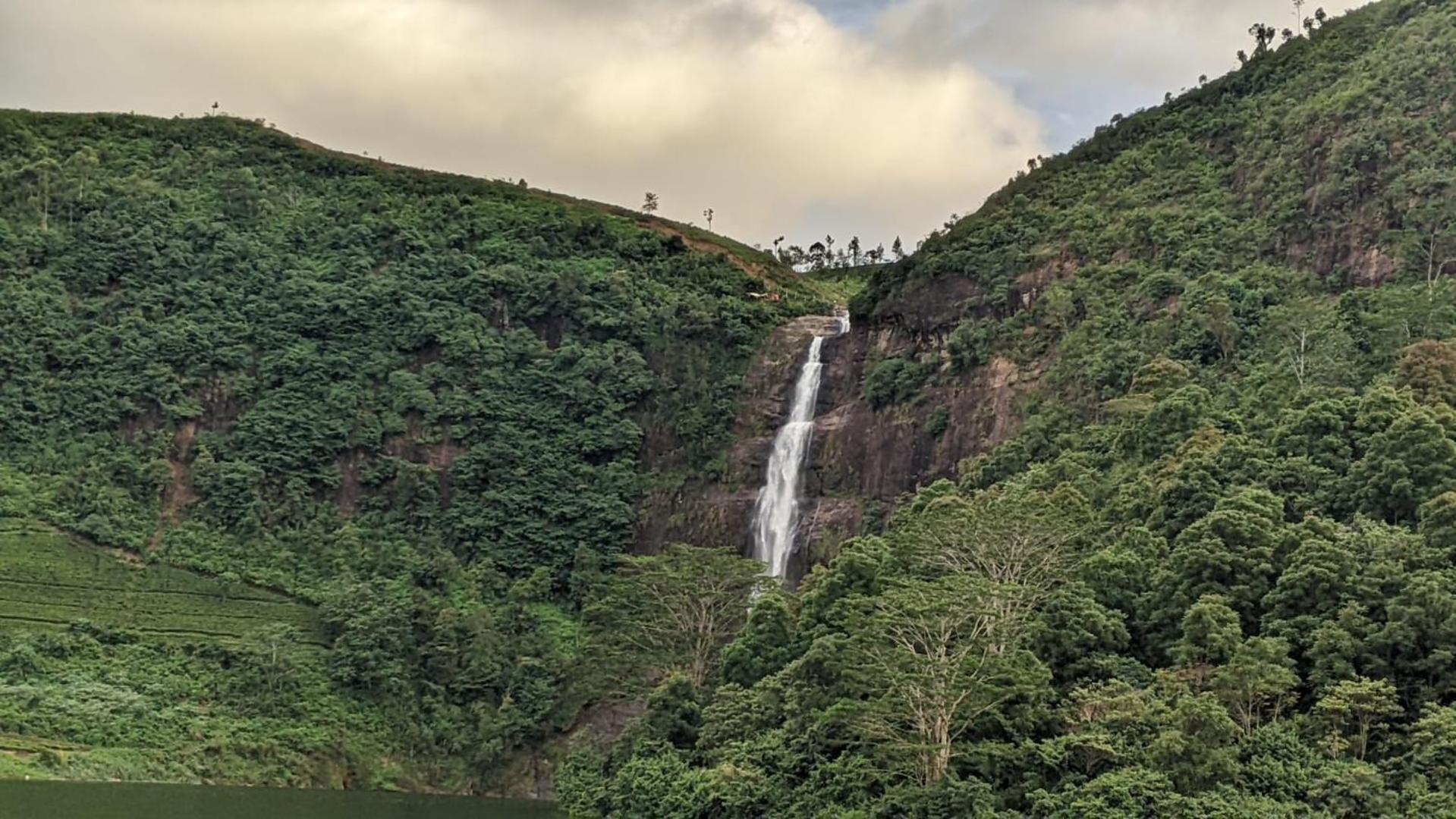 Subash Hotel Nallathanniya Exteriör bild